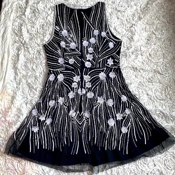 Adrianna Papell beaded cocktail dress size 12 - Picture 8 of 8